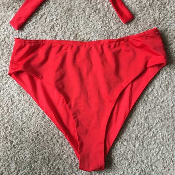 Red Bikini - Picture 4 of 4
